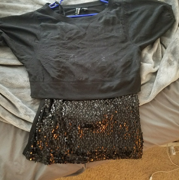 weavers Tops - ❤️ 5 for $10❤️ Black sequin blouse